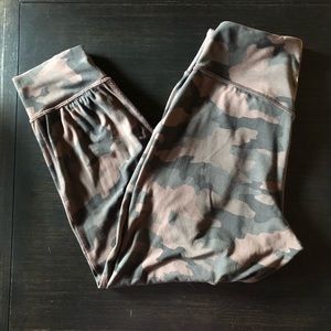 Lululemon Align Crop Joggers Camo Size 6